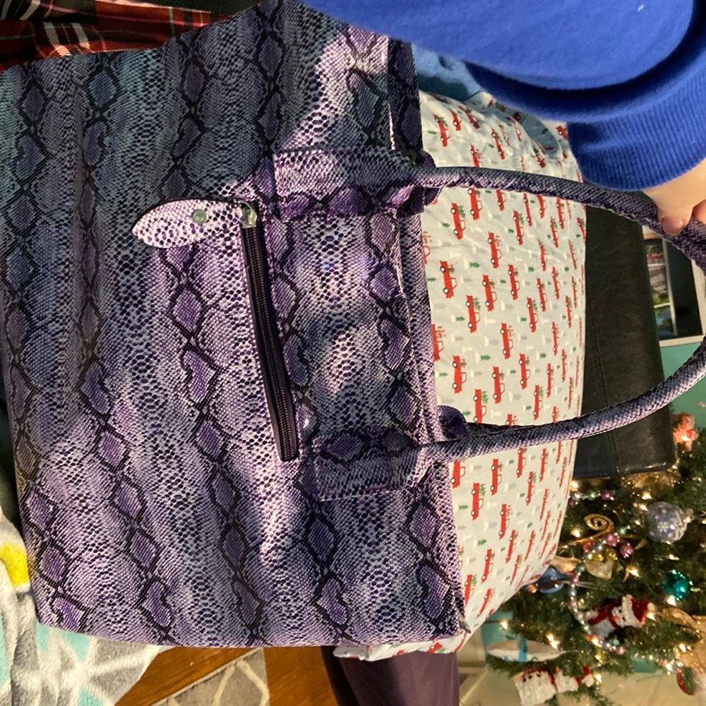 Cute shoulder bag hardly used - Picture 1 of 3